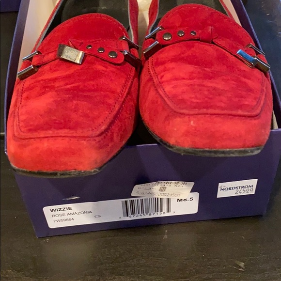 Stuart Weitzman Wizzie Red Suede 9 - Picture 4 of 5